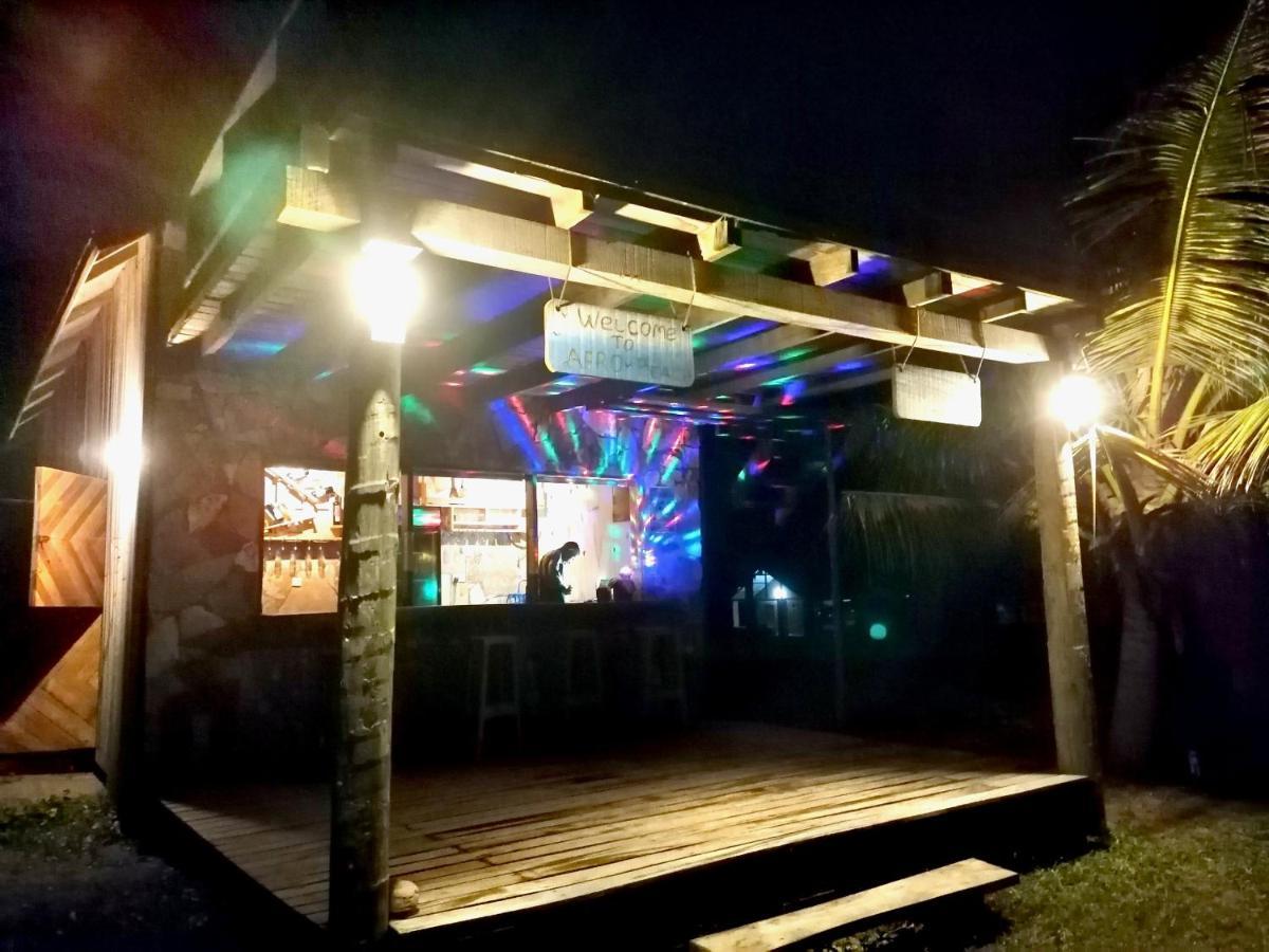 Afro Beach Eco Resort Butre Kültér fotó